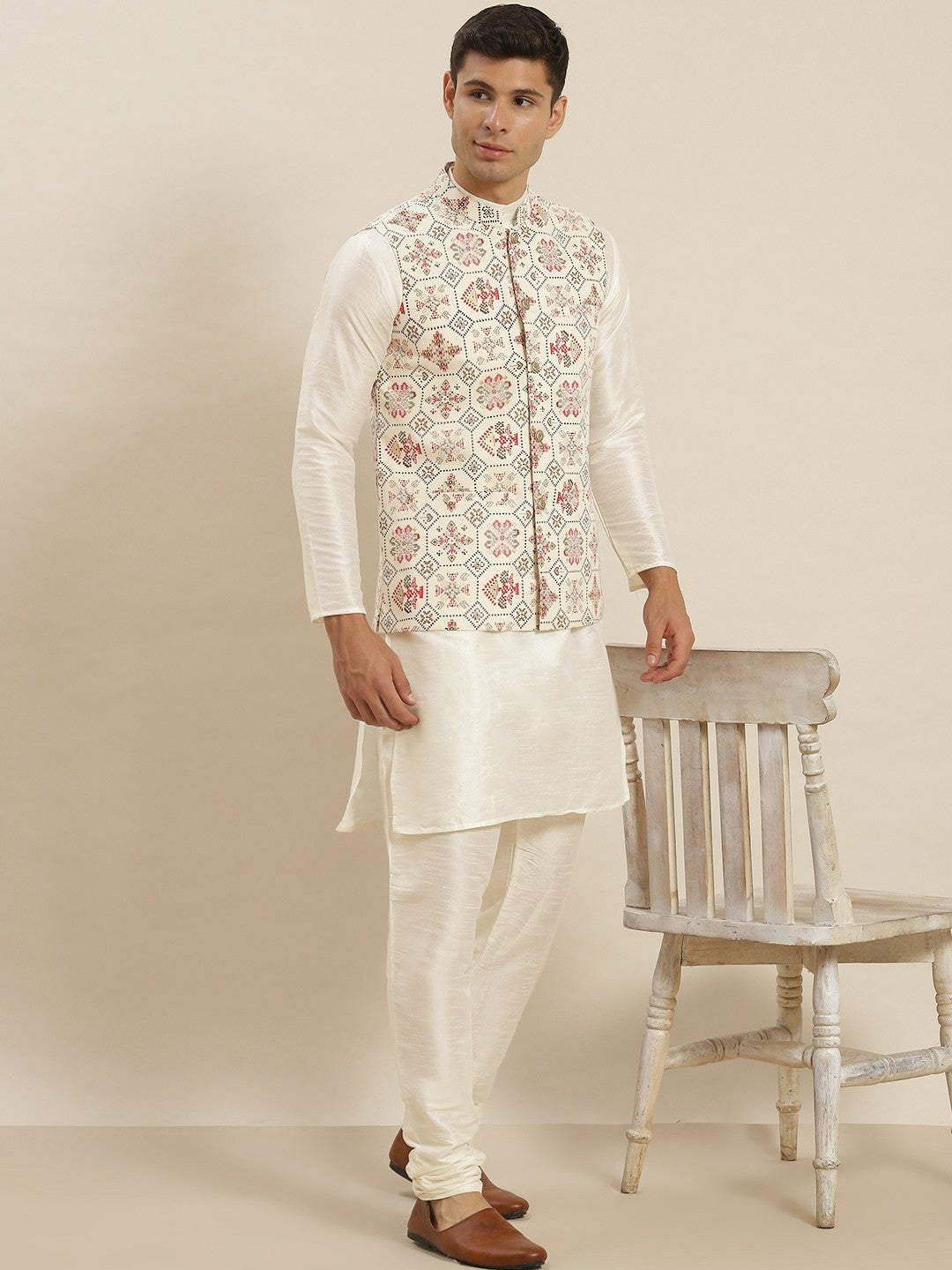 Men’s Classic White Kurta Set with Churidar & Nehru Jacket – Timeless Ethnic Ensemble