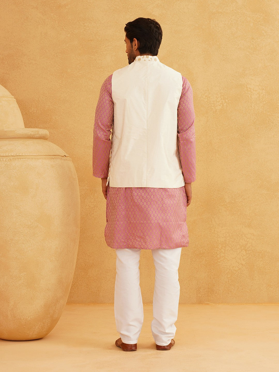 Men’s Pink Thread Work Kurta Set with Churidar – Elegant Traditional Attire