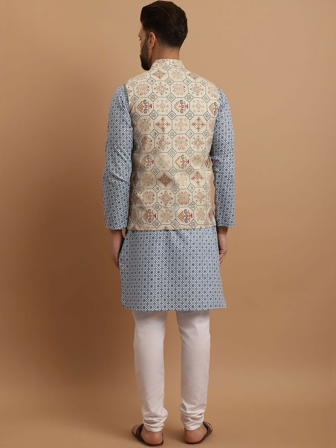 Men’s Ethnic Motifs Printed Regular Kurta Set with Pyjamas & Nehru Jacket – Traditional Elegance