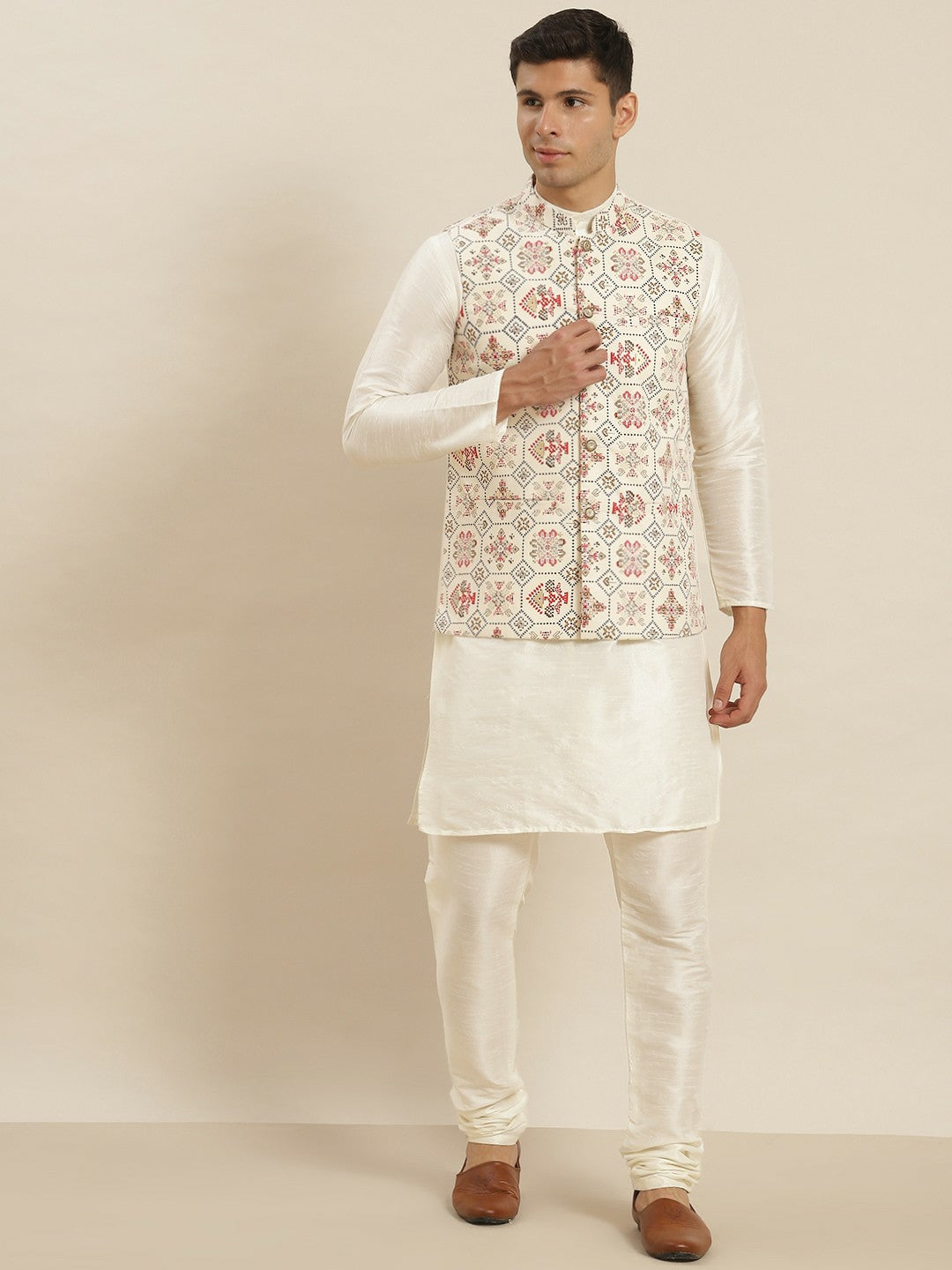 Men’s Classic White Kurta Set with Churidar & Nehru Jacket – Timeless Ethnic Ensemble