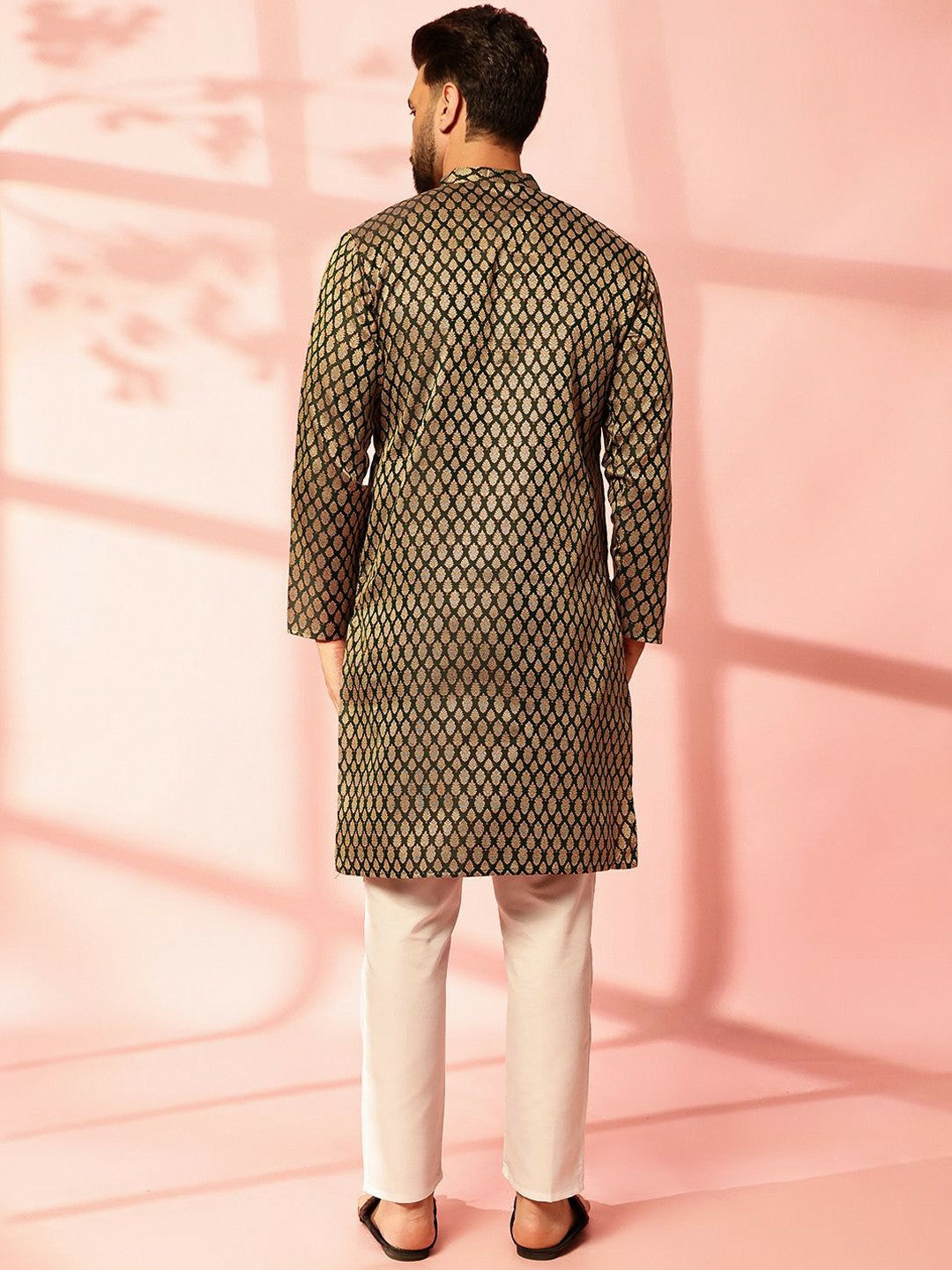 Men’s Green Woven Kurta with Pyjamas – Subtle Festive Charm