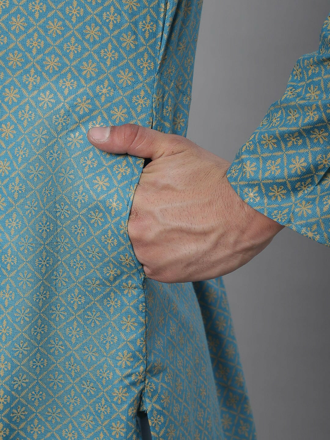 Teal Geometric Printed Cotton Linen Kurta for Men – Mandarin Collar, Knee-Length, Regular Fit | Indiaista