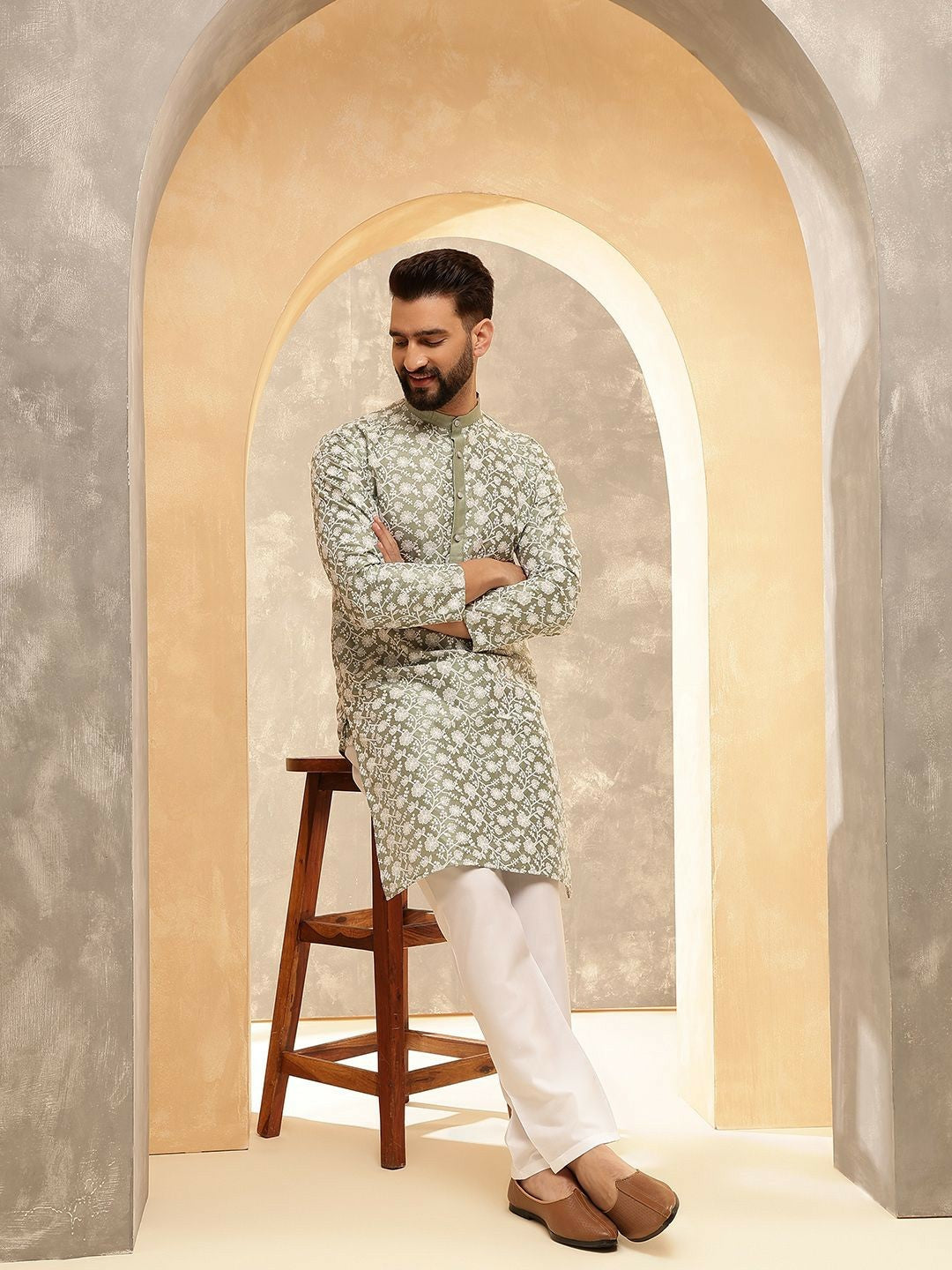 Men’s Green Floral Embroidered Kurta with Pyjamas – Timeless Grace for Celebrations
