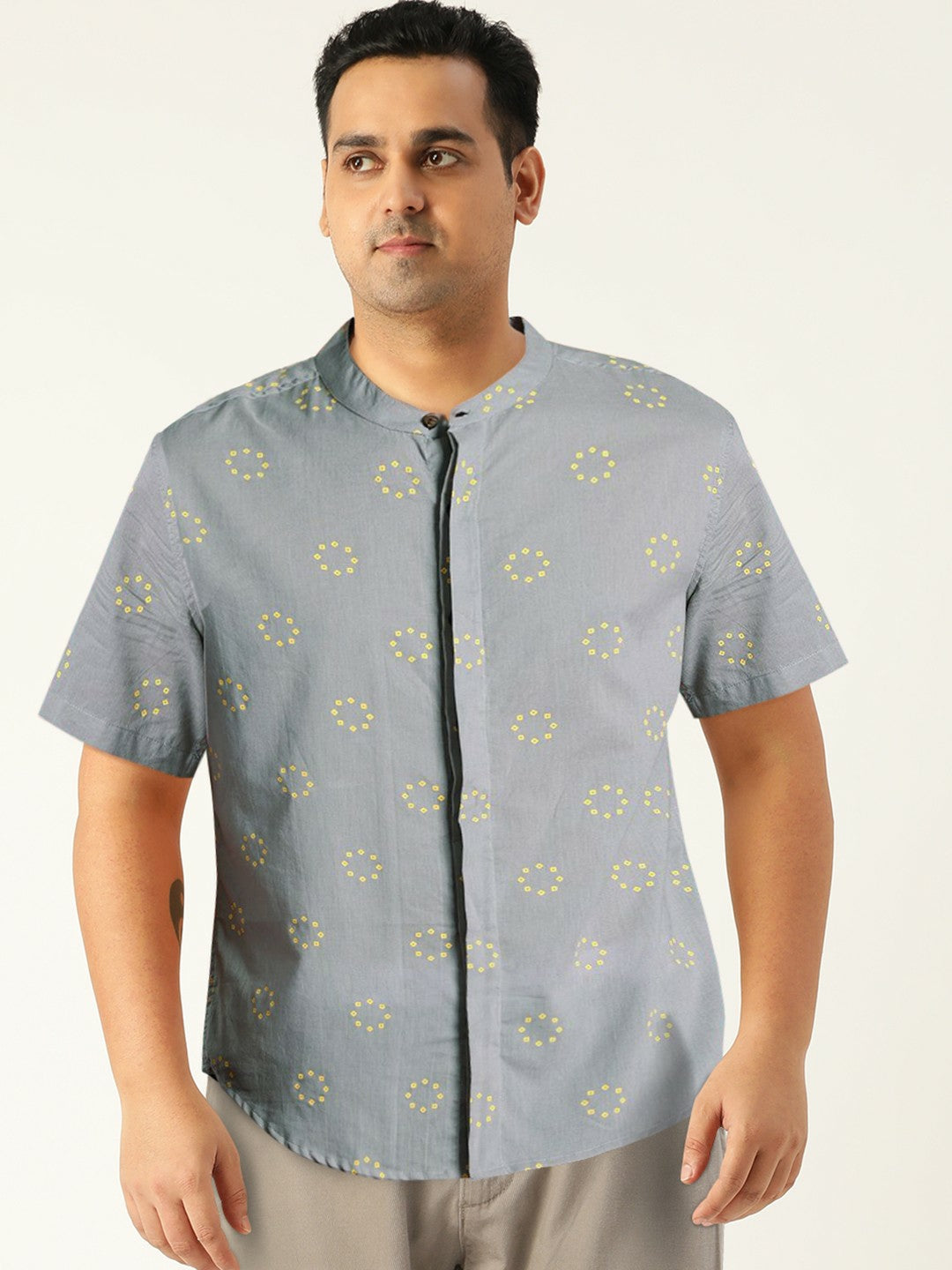 Men’s Grey & Yellow Geometric Cotton Shirt – Minimalist Style with a Modern Twist