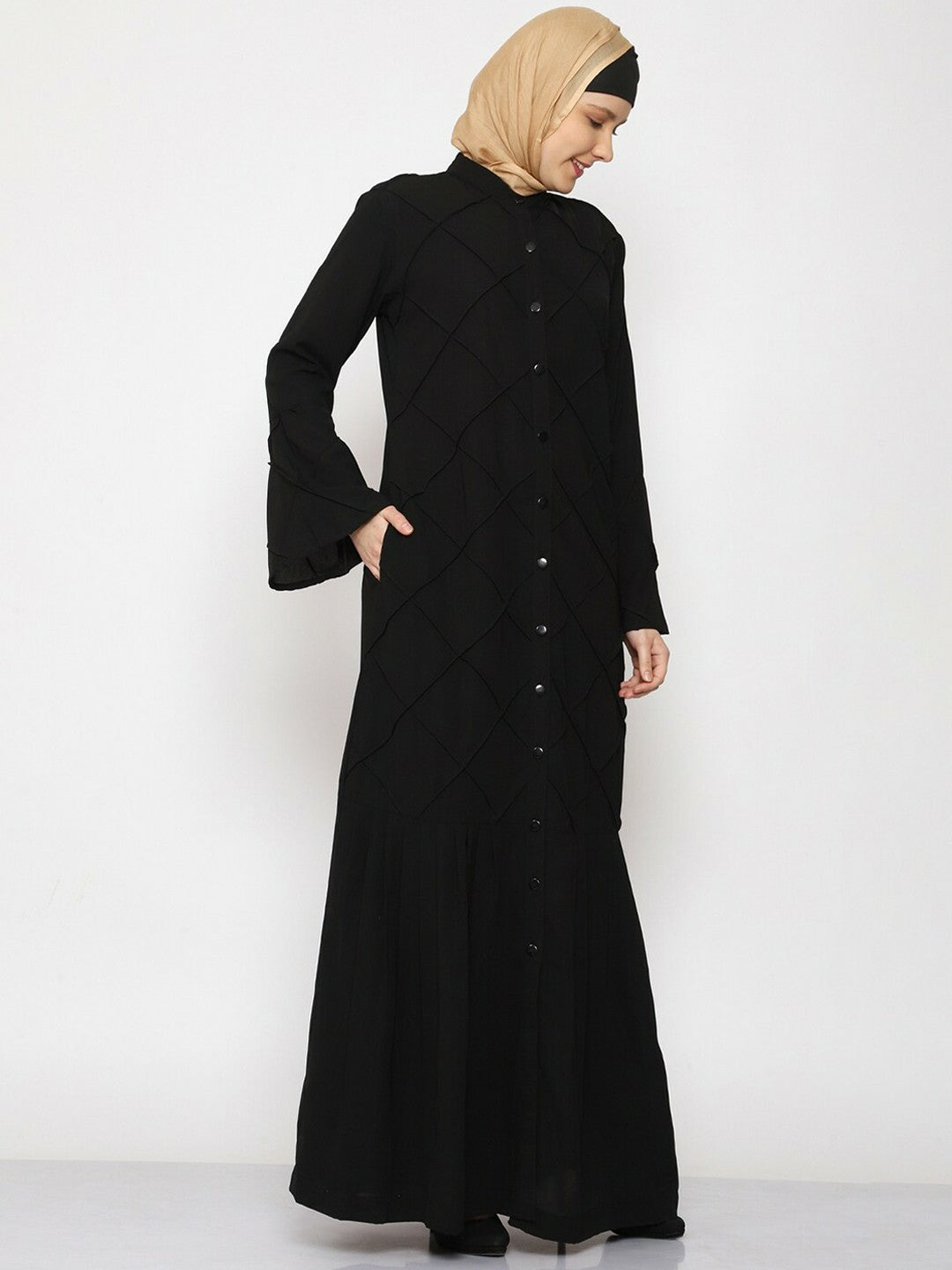 Elegant Patterned Abaya Burqa – Modest Islamic Wear with Bell Sleeves & Pleated Design