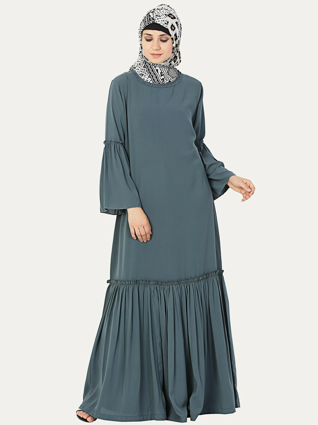 Elegant Grey Solid Abaya with Pleated Detail – Modest Islamic Wear for Women