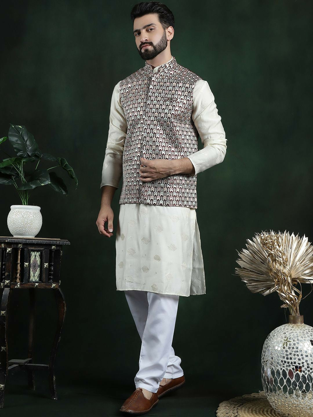 Men’s Geometric Woven Nehru Jacket – Contemporary Elegance