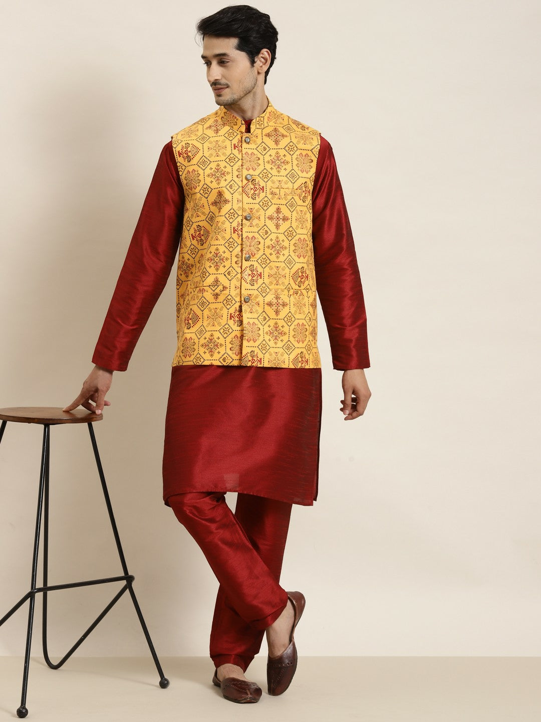 Men’s Yellow Ethnic Motifs Printed Nehru Jacket – Traditional Elegance