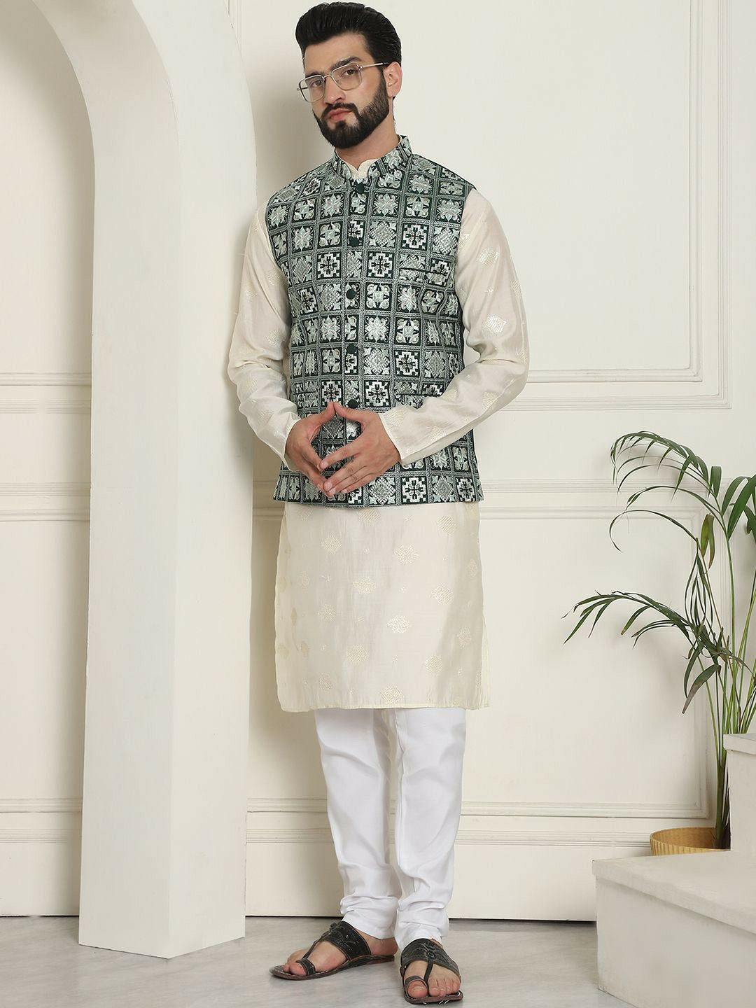 Men’s Premium Embroidered Nehru Jacket – Traditional Elegance