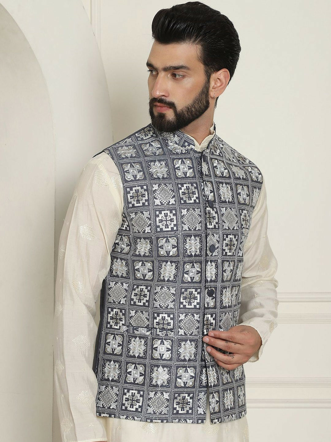 Men’s Embroidered Nehru Jacket – Traditional Elegance