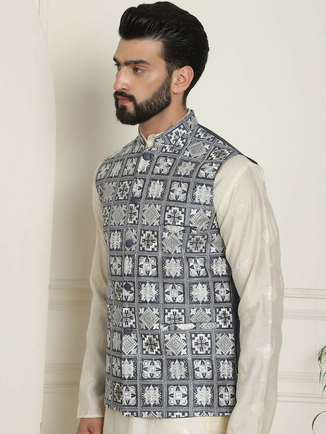 Men’s Embroidered Nehru Jacket – Traditional Elegance