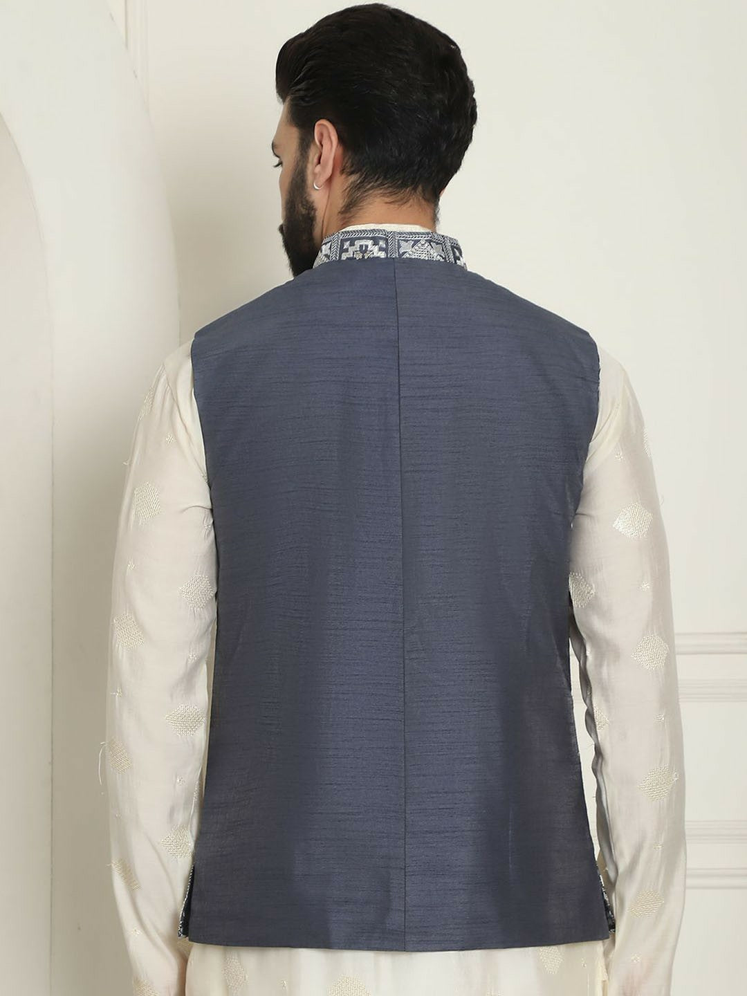 Men’s Embroidered Nehru Jacket – Traditional Elegance