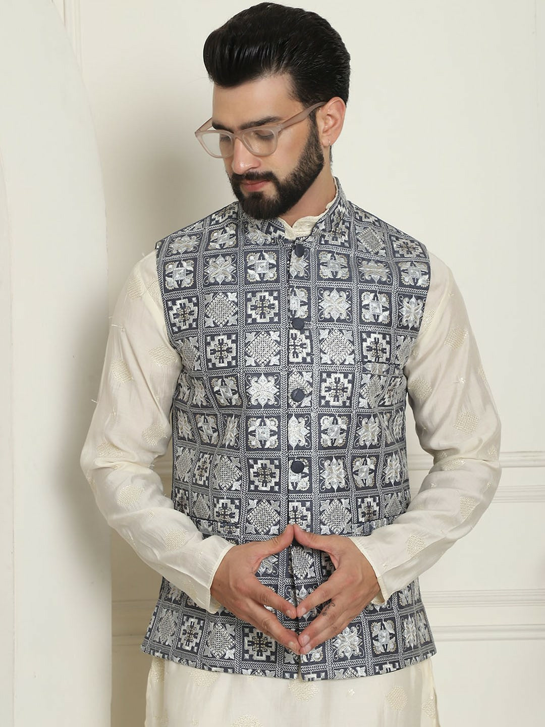 Men’s Embroidered Nehru Jacket – Traditional Elegance
