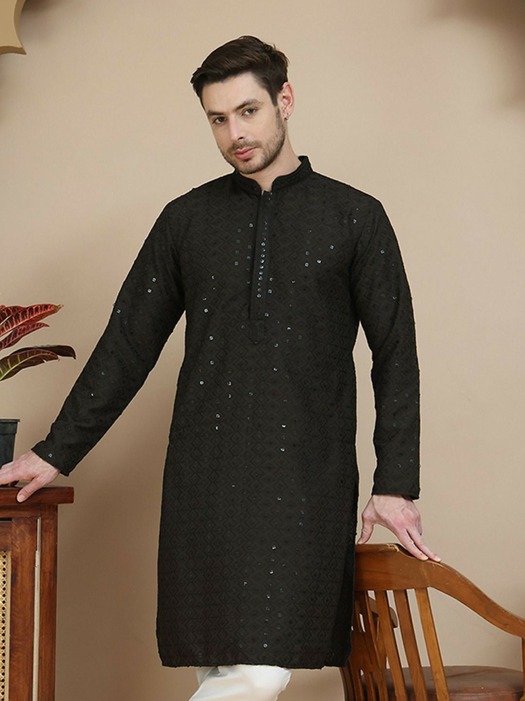 Men’s Black Geometric Embroidered Kurta – Sequinned with Mandarin Collar