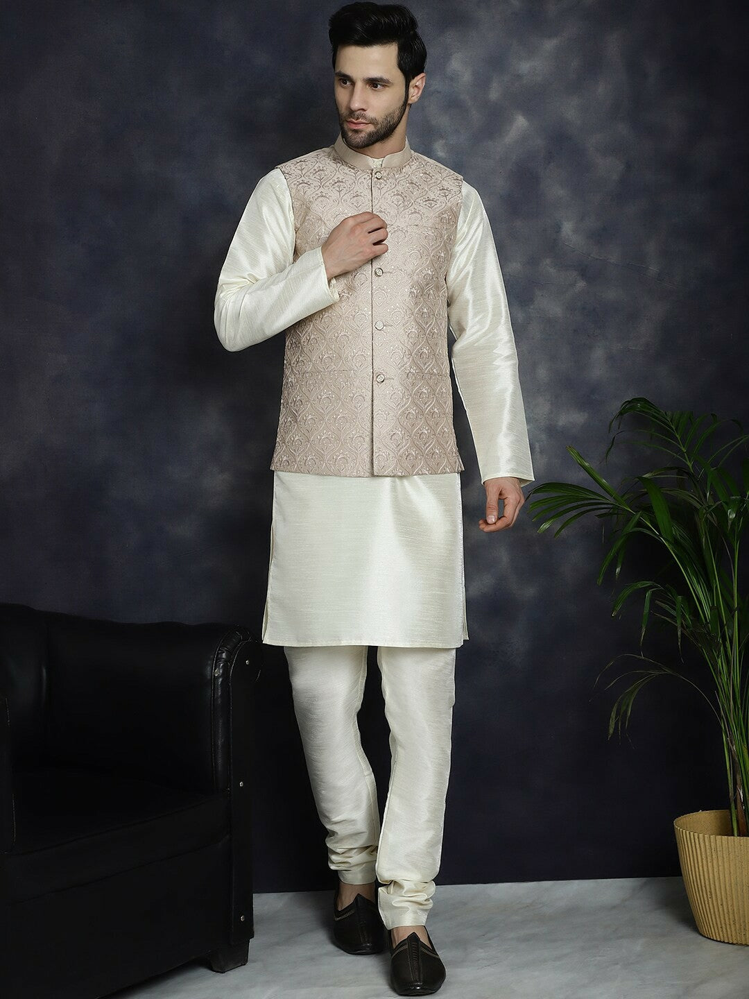 Men’s Peach Embroidered Nehru Jacket – Sequinned Silk Blend Ethnic Wear