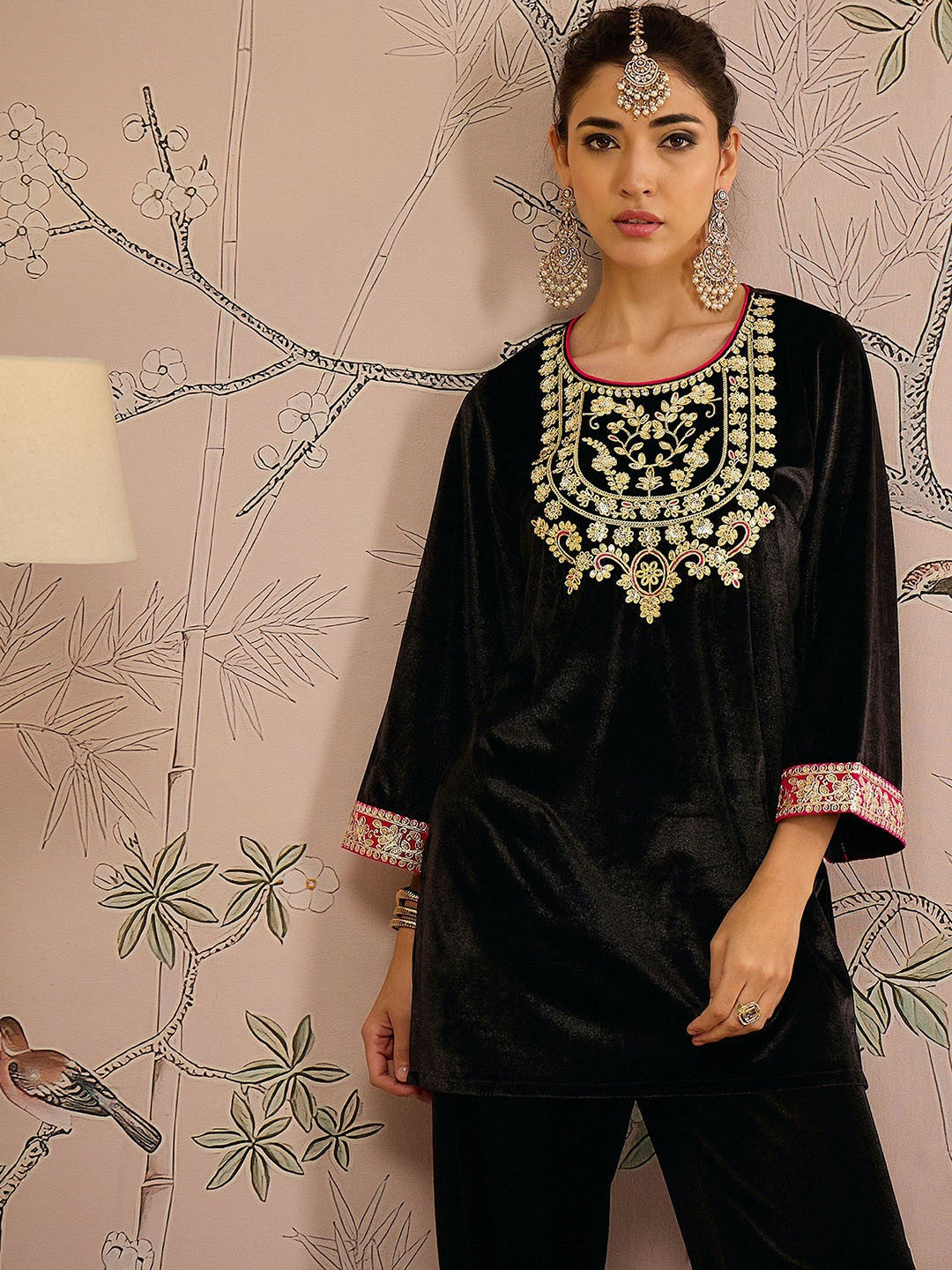 Black Velvet Embroidered Kurta for Women – Bollywood Eid Indian Pakistani Ethnic Wear | Indiaista