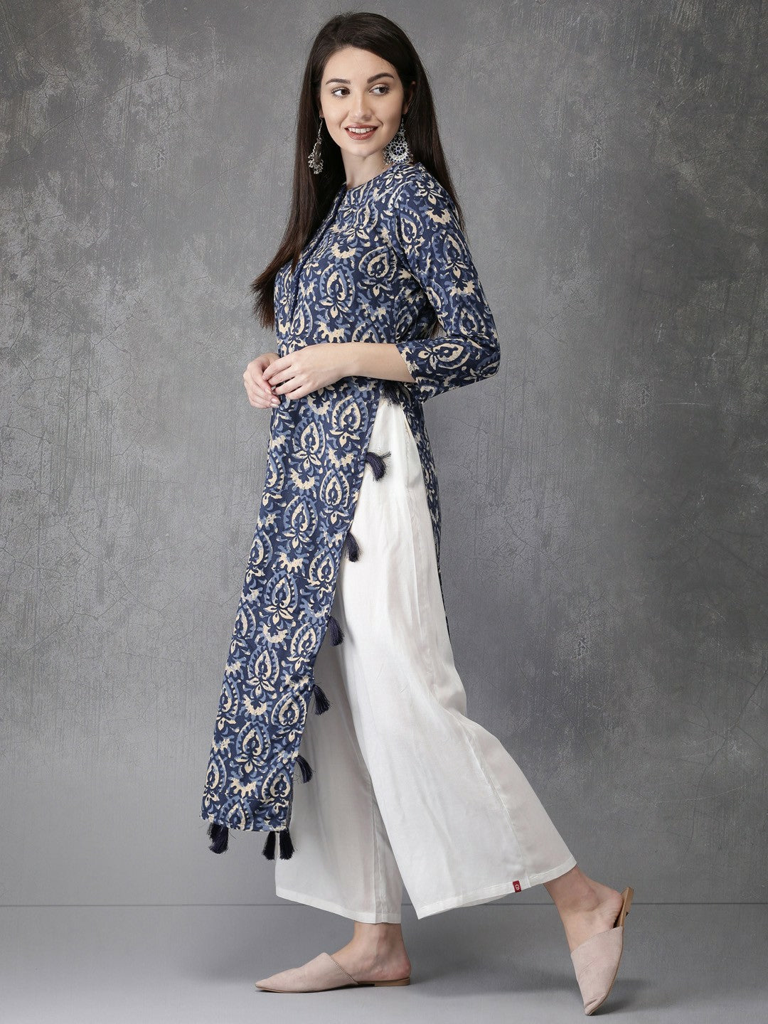 Women Blue Printed Straight Kurta - Stylish & Comfortable | Indiaista