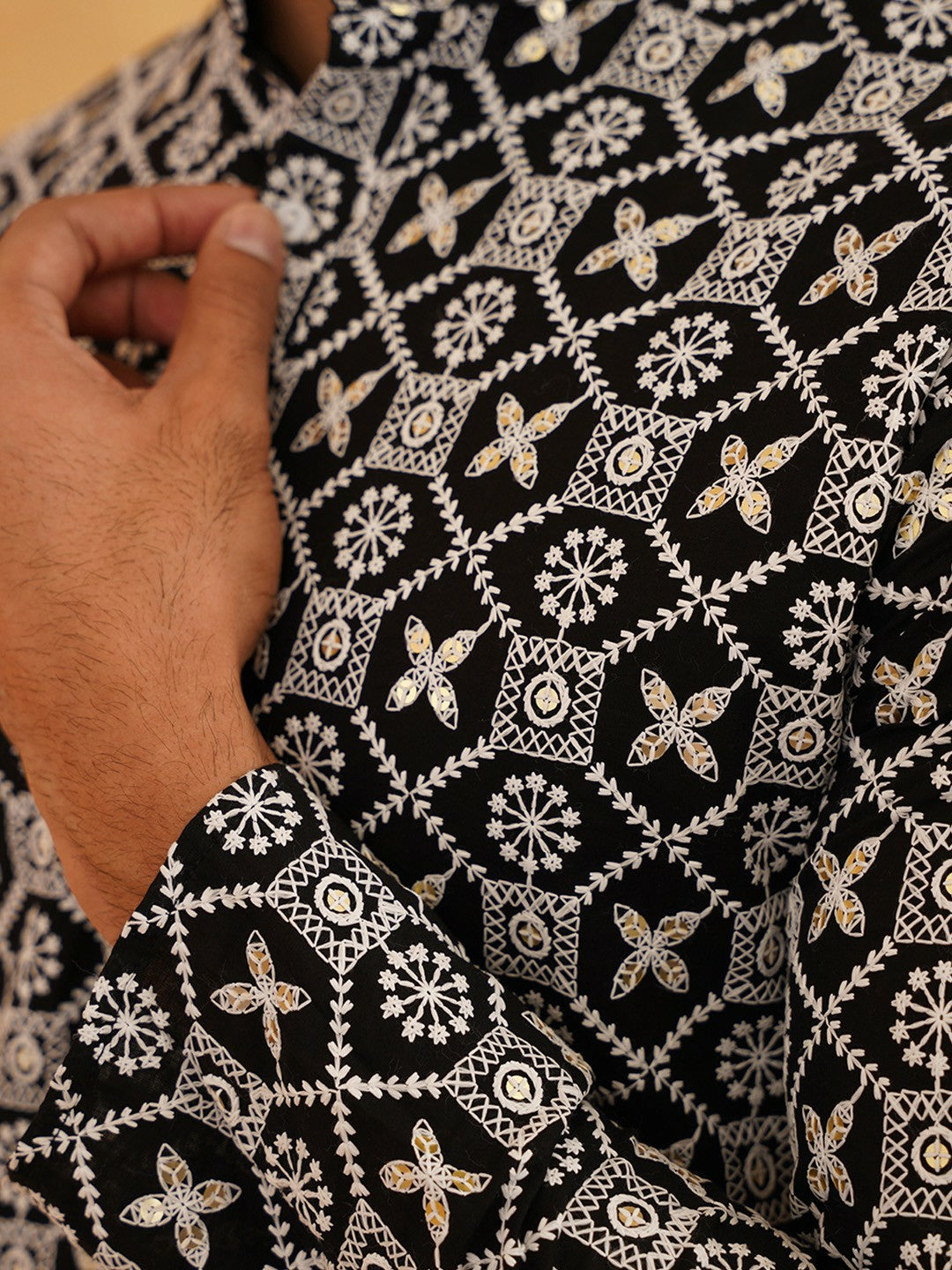 Black Geometric Printed Men's Kurta – Mandarin Collar, Thread Work Detail, Regular Cotton | Indiaista
