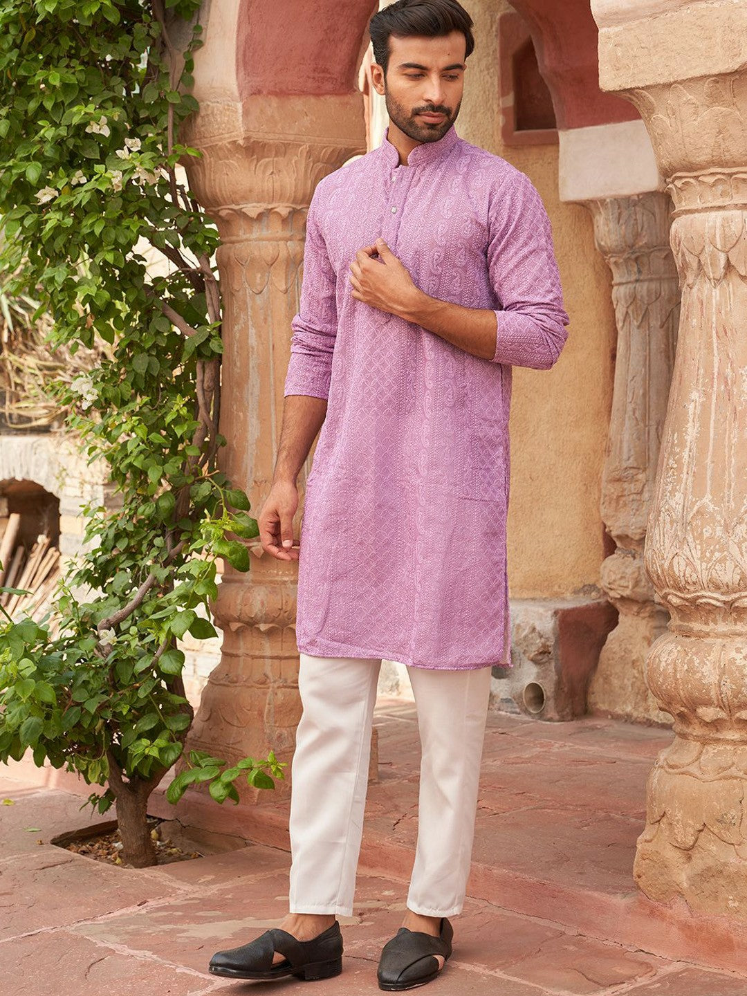 Paisley Chikankari Embroidered Georgette Kurta Set with Pyjamas – Festive Men’s Ethnic Wear