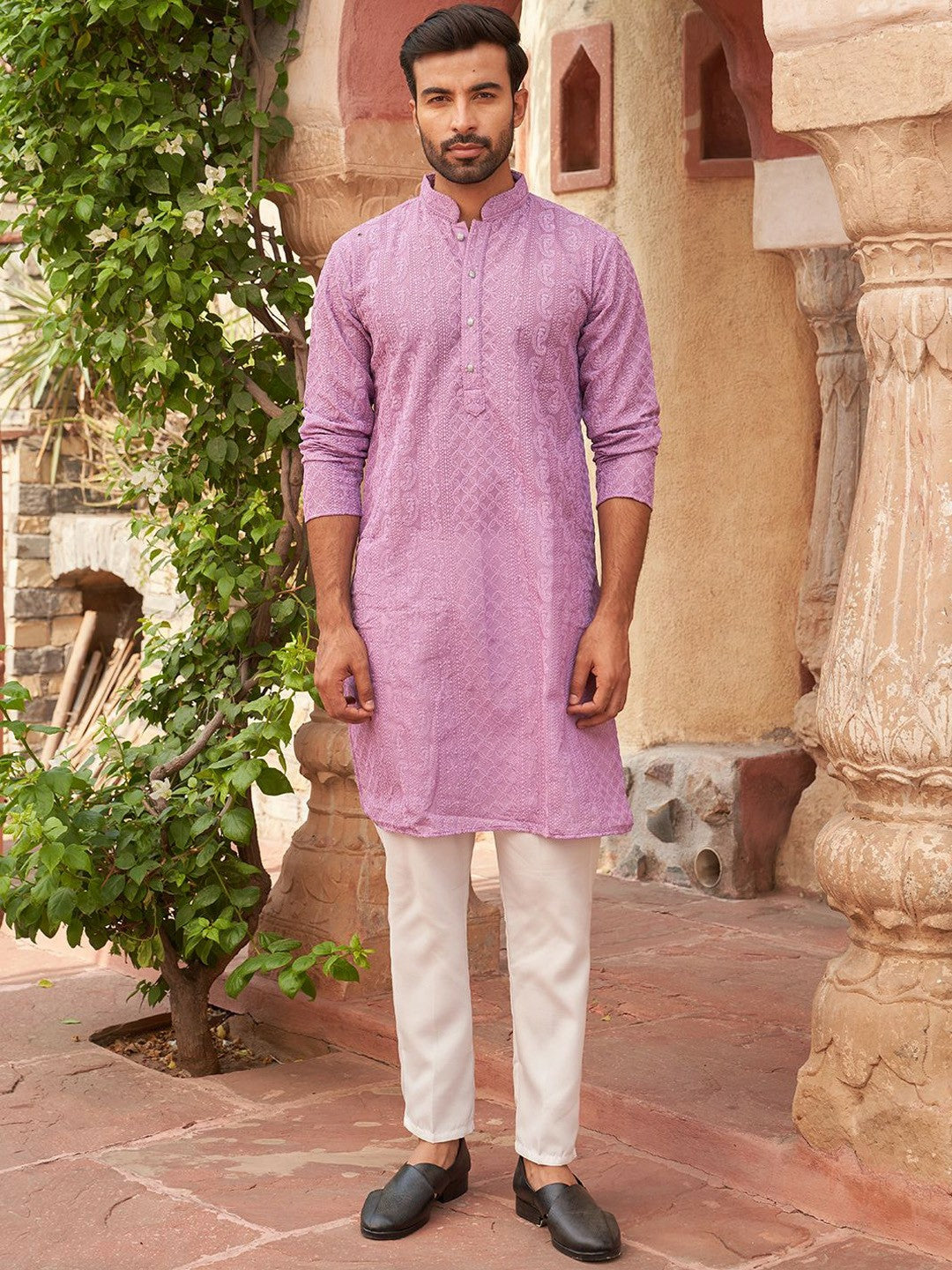 Paisley Chikankari Embroidered Georgette Kurta Set with Pyjamas – Festive Men’s Ethnic Wear