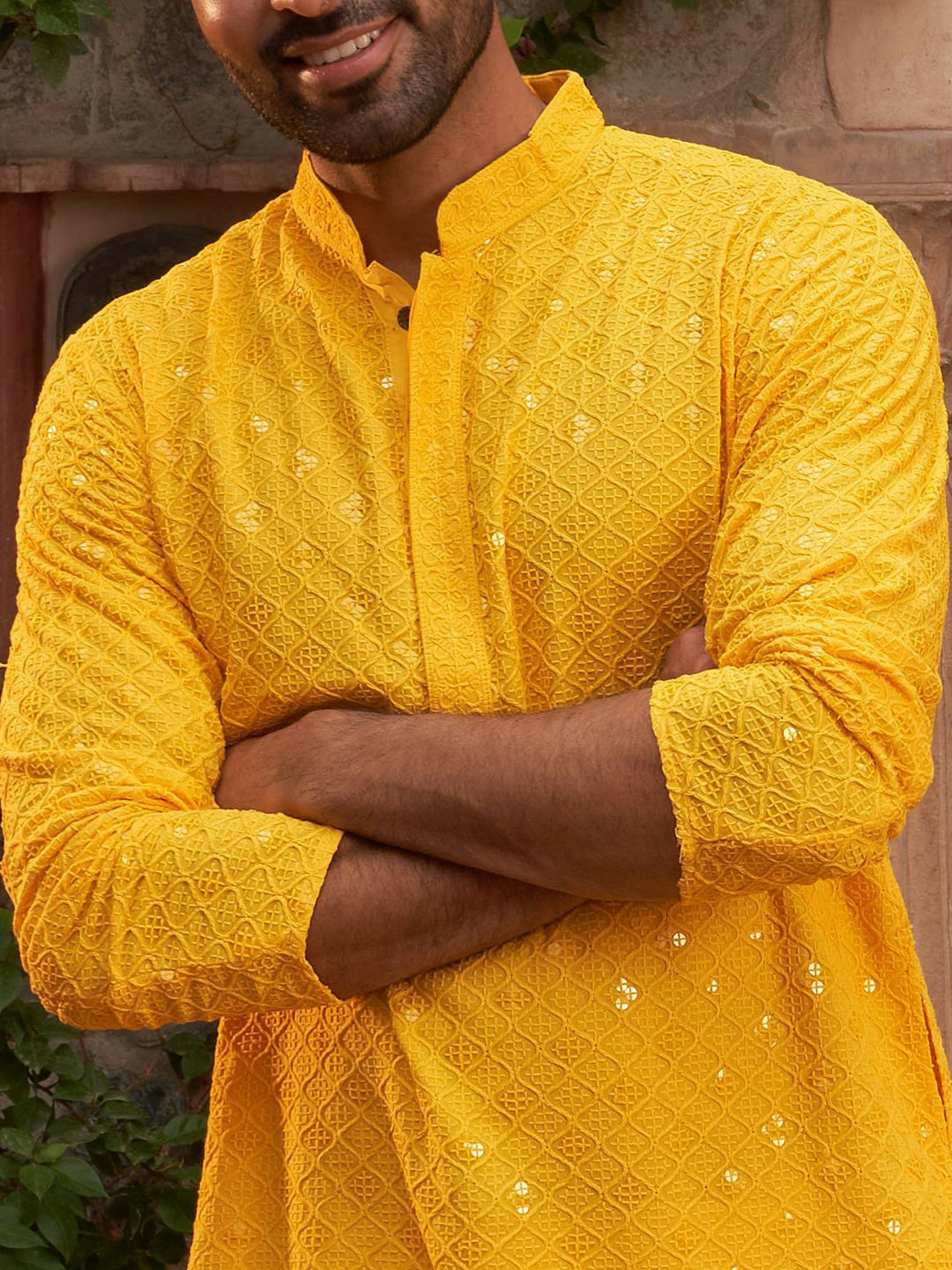 Floral Embroidered Kurta Set with Sequinned Detailing for Men – Elegant Ethnic Wear
