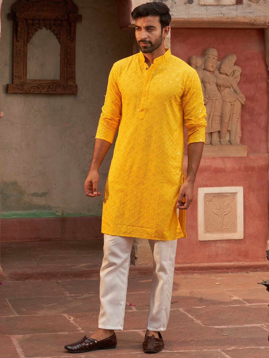 Floral Embroidered Kurta Set with Sequinned Detailing for Men – Elegant Ethnic Wear