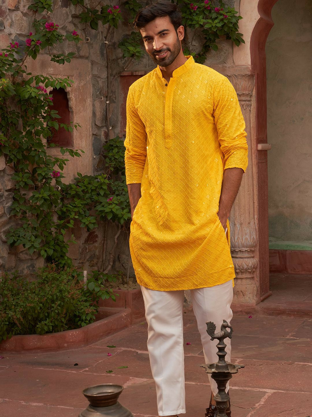 Floral Embroidered Kurta Set with Sequinned Detailing for Men – Elegant Ethnic Wear