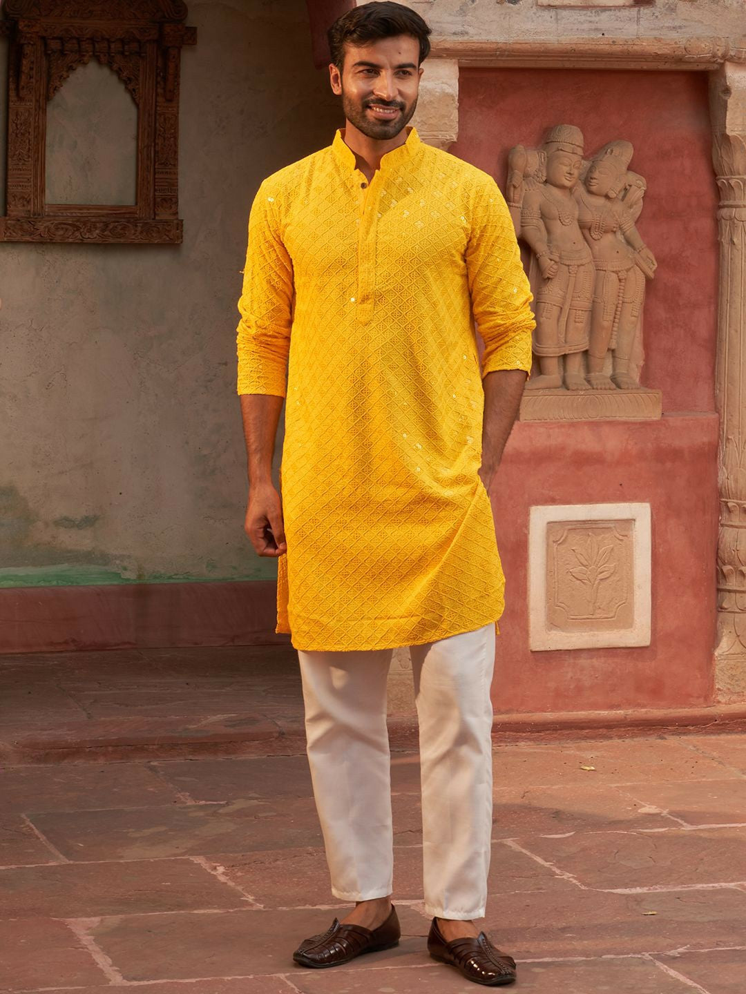 Floral Embroidered Kurta Set with Sequinned Detailing for Men – Elegant Ethnic Wear