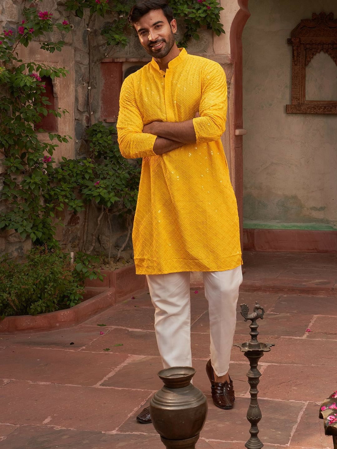 Floral Embroidered Kurta Set with Sequinned Detailing for Men – Elegant Ethnic Wear