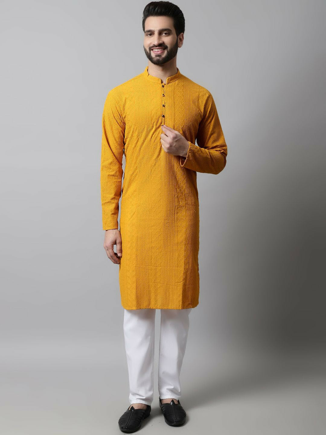 Men’s Floral Embroidered Chikankari Cotton Kurta with Pyjamas – Classic Ethnic Style