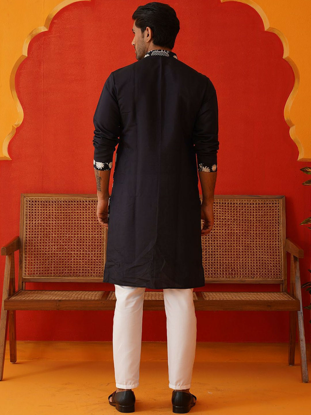 Men’s Floral Embroidered Chikankari Kurta with Pyjamas – Festive Elegance