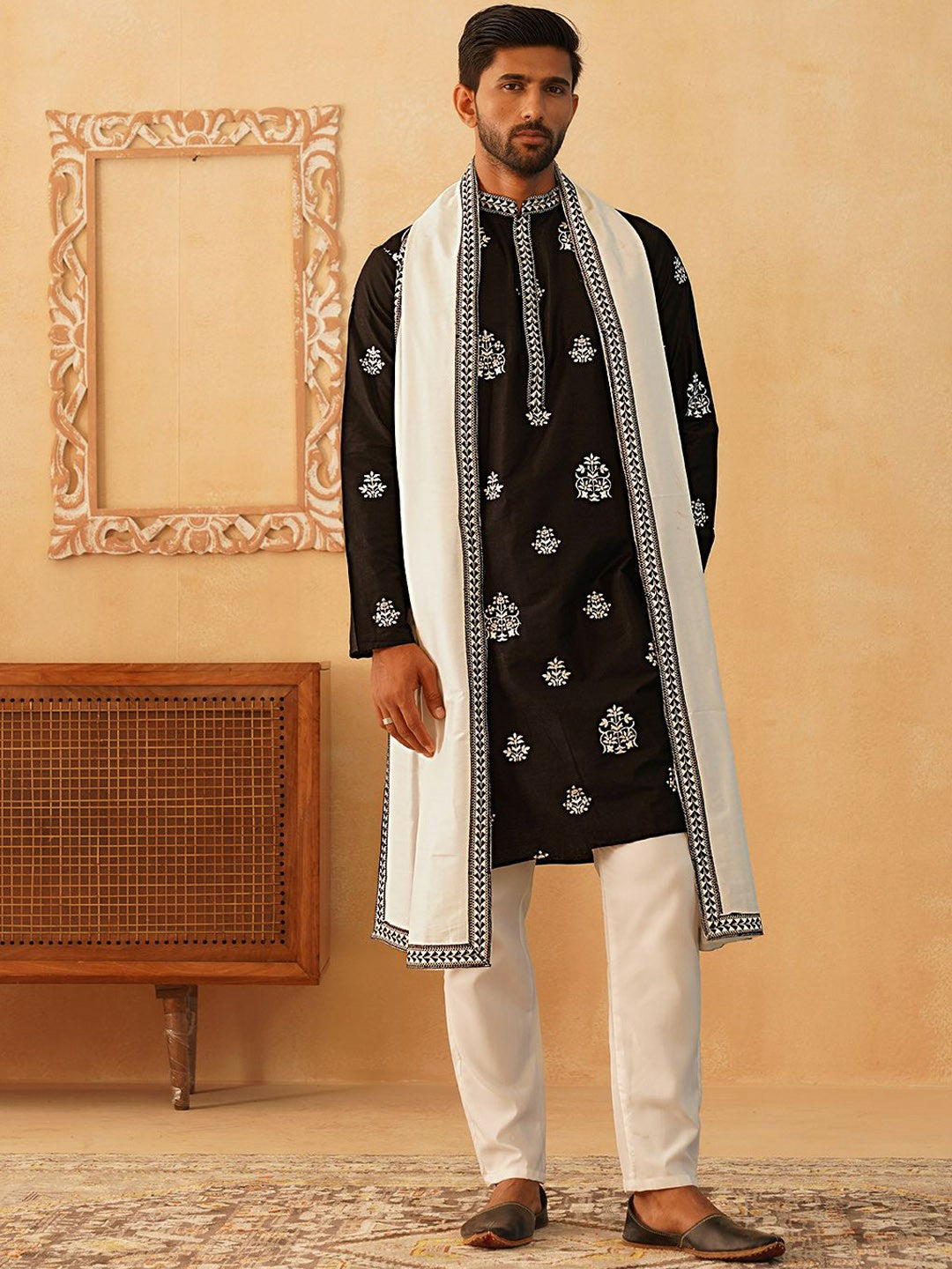 Men’s Floral Embroidered Sequinned Kurta with Pyjamas & Dupatta – Traditional Festive Set