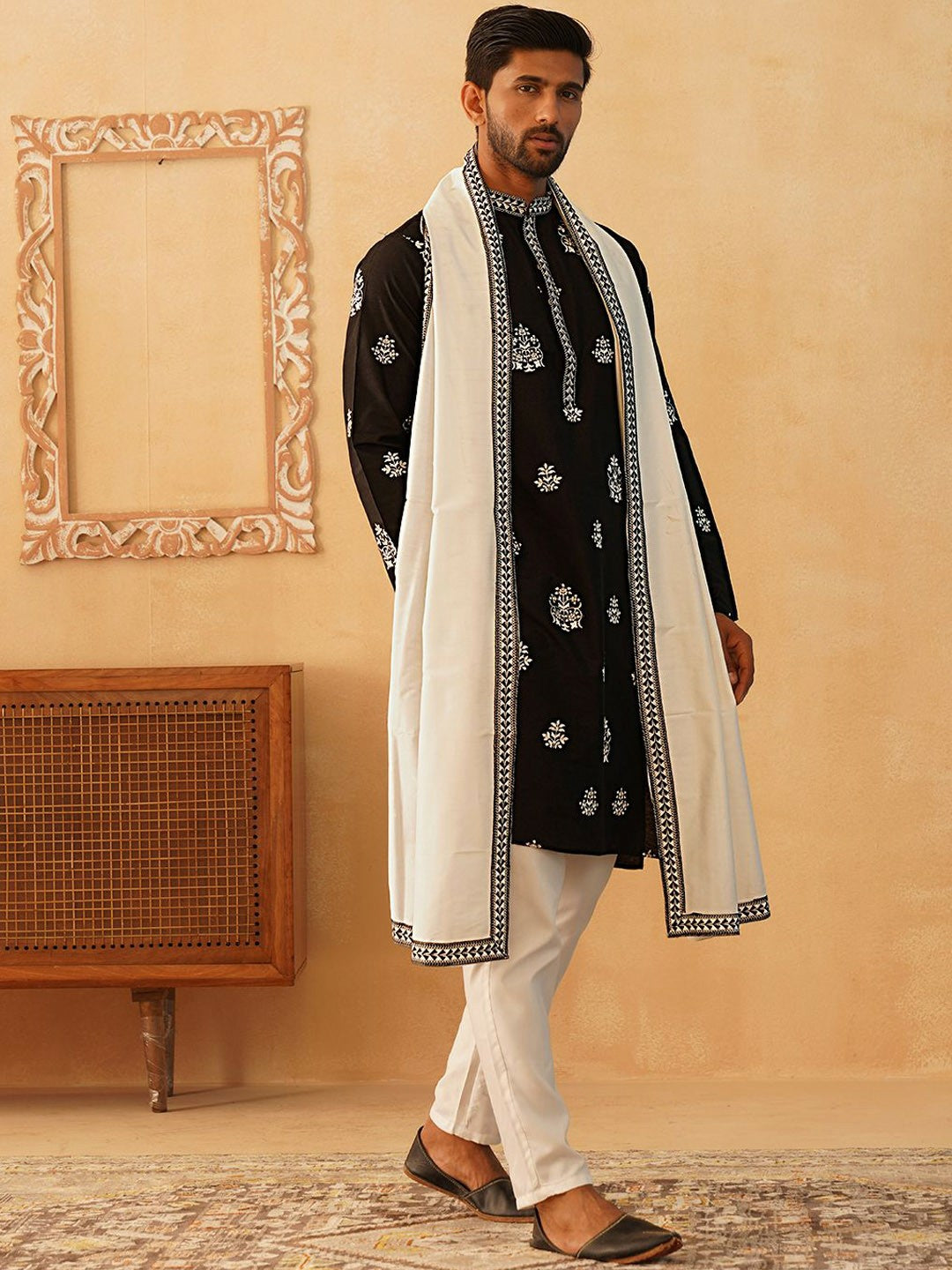 Men’s Floral Embroidered Sequinned Kurta with Pyjamas & Dupatta – Traditional Festive Set