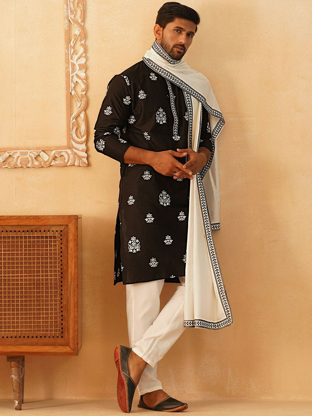 Men’s Floral Embroidered Sequinned Kurta with Pyjamas & Dupatta – Traditional Festive Set