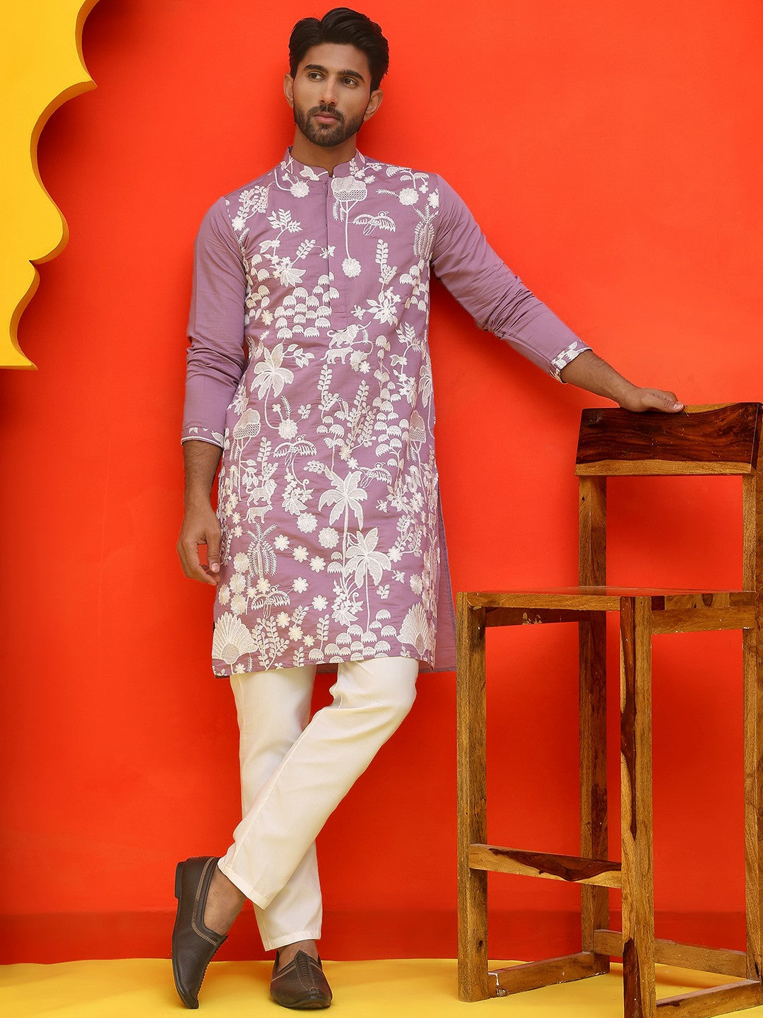 Men’s Chikankari Embroidered Kurta Set with Pyjamas – Elegant Floral Design
