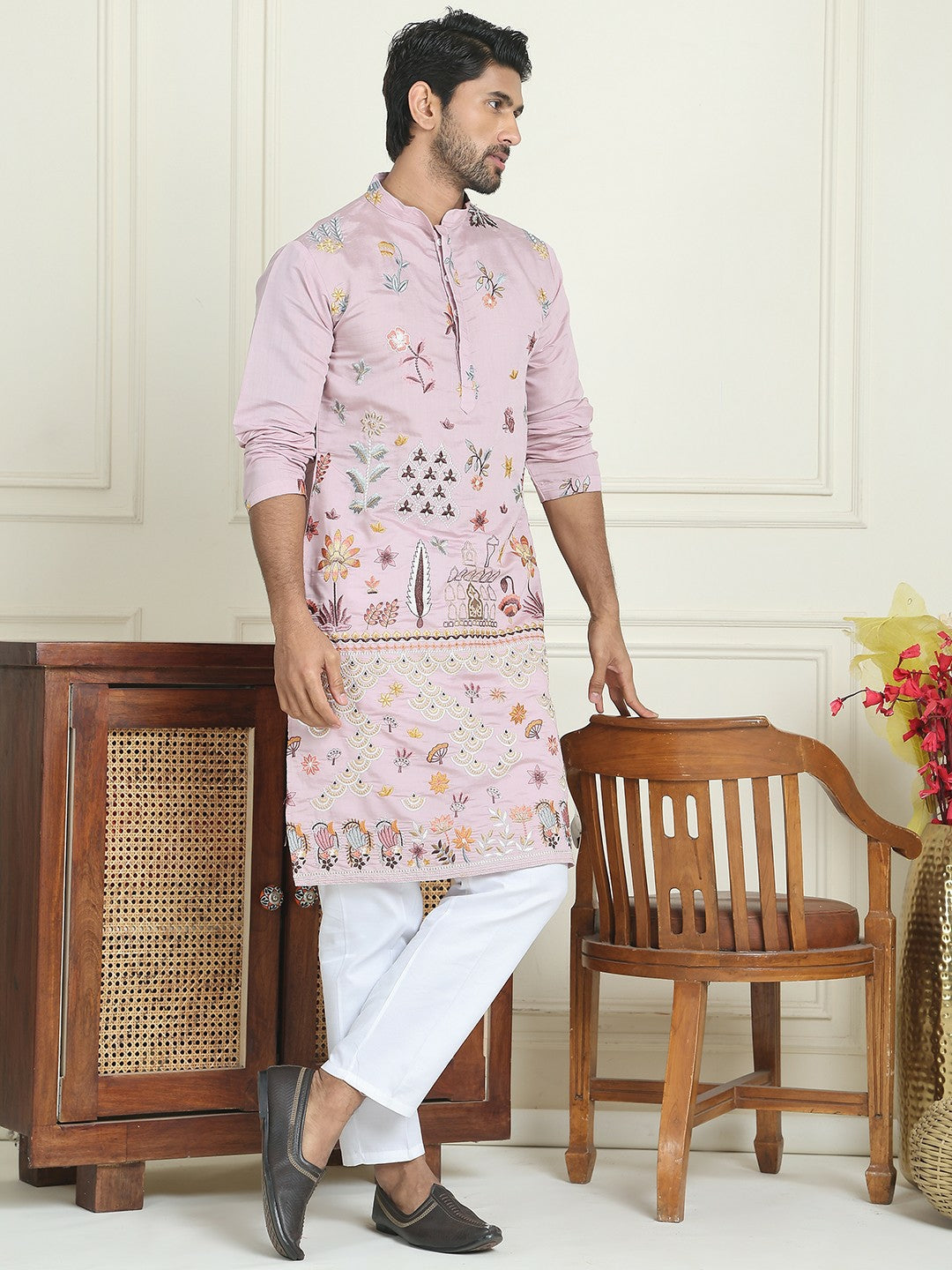 Floral Embroidered Thread Work Mandarin Collar Straight Kurta with Pyjamas – Elegant Festive Ensemble