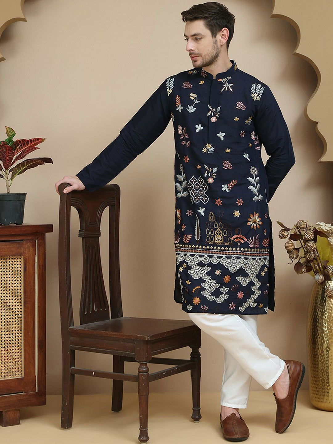 Floral Embroidered Thread Work Mandarin Collar Straight Kurta with Pyjamas – Elegant Festive Ensemble