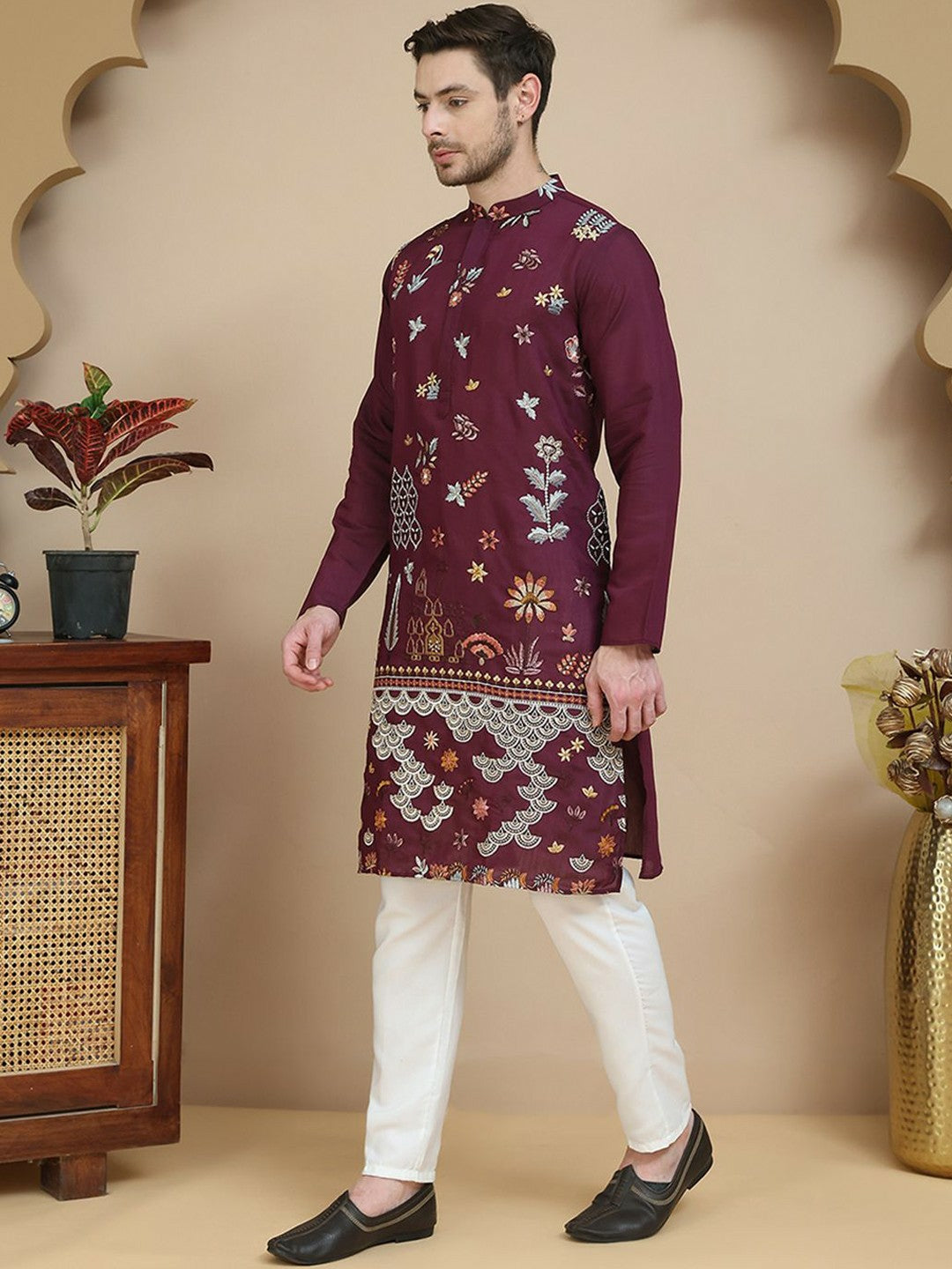 Floral Embroidered Thread Work Mandarin Collar Straight Kurta with Pyjamas – Elegant Festive Ensemble