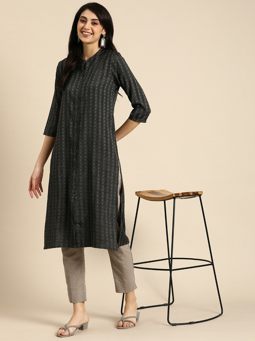 Women Black Geometric Woven Design Kurta