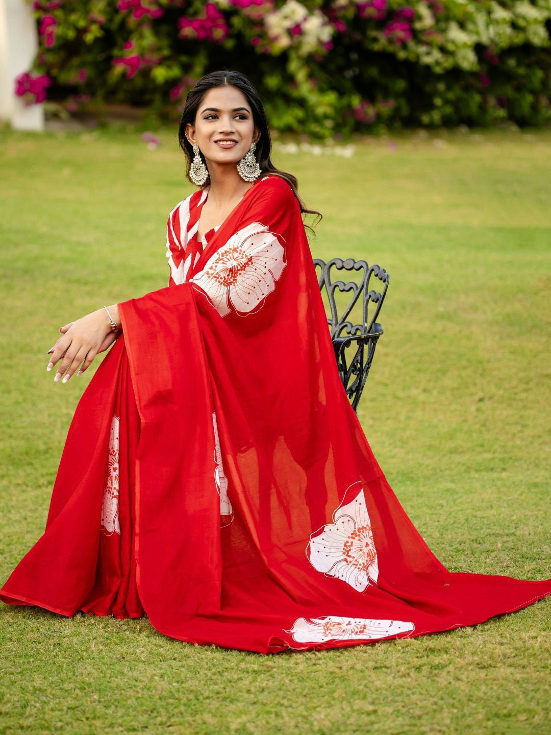 Floral Red & White Block Print Saree with Unstitched Blouse Piece