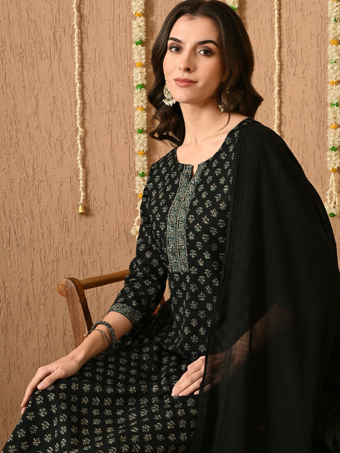 Black Ethnic Motif Kurta with Printed Trousers & Dupatta