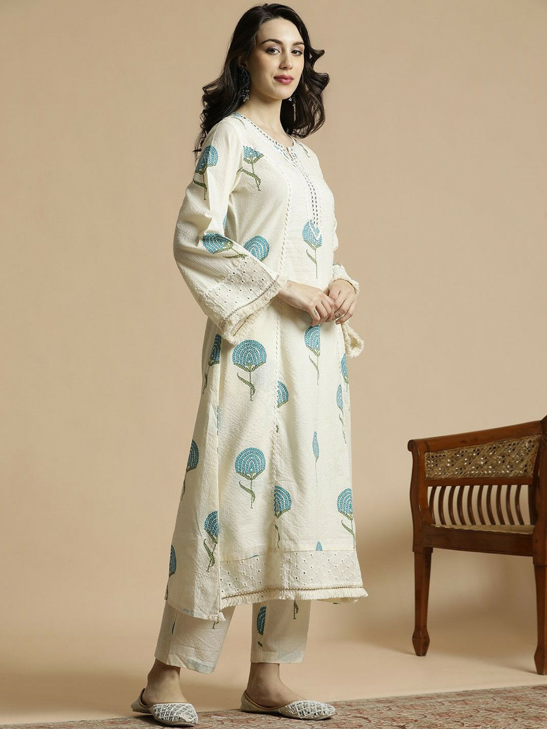 Off-White & Blue Floral Printed Notch Neck Kurta with Trouser