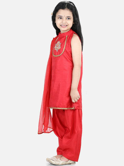 Girls Lehenga - Red Hand Embroidered Patchwork Kurta With Salwar & With Dupatta