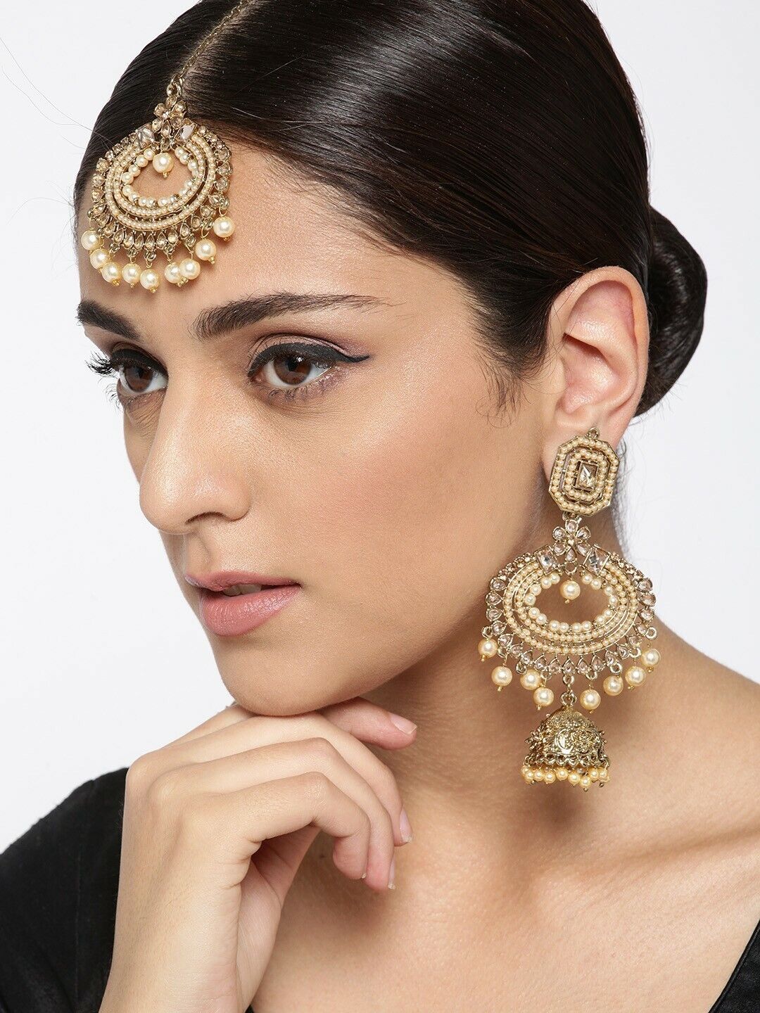 Cream-Coloured Gold-Plated Stone Studded & Beaded Handcrafted Jewellery Set