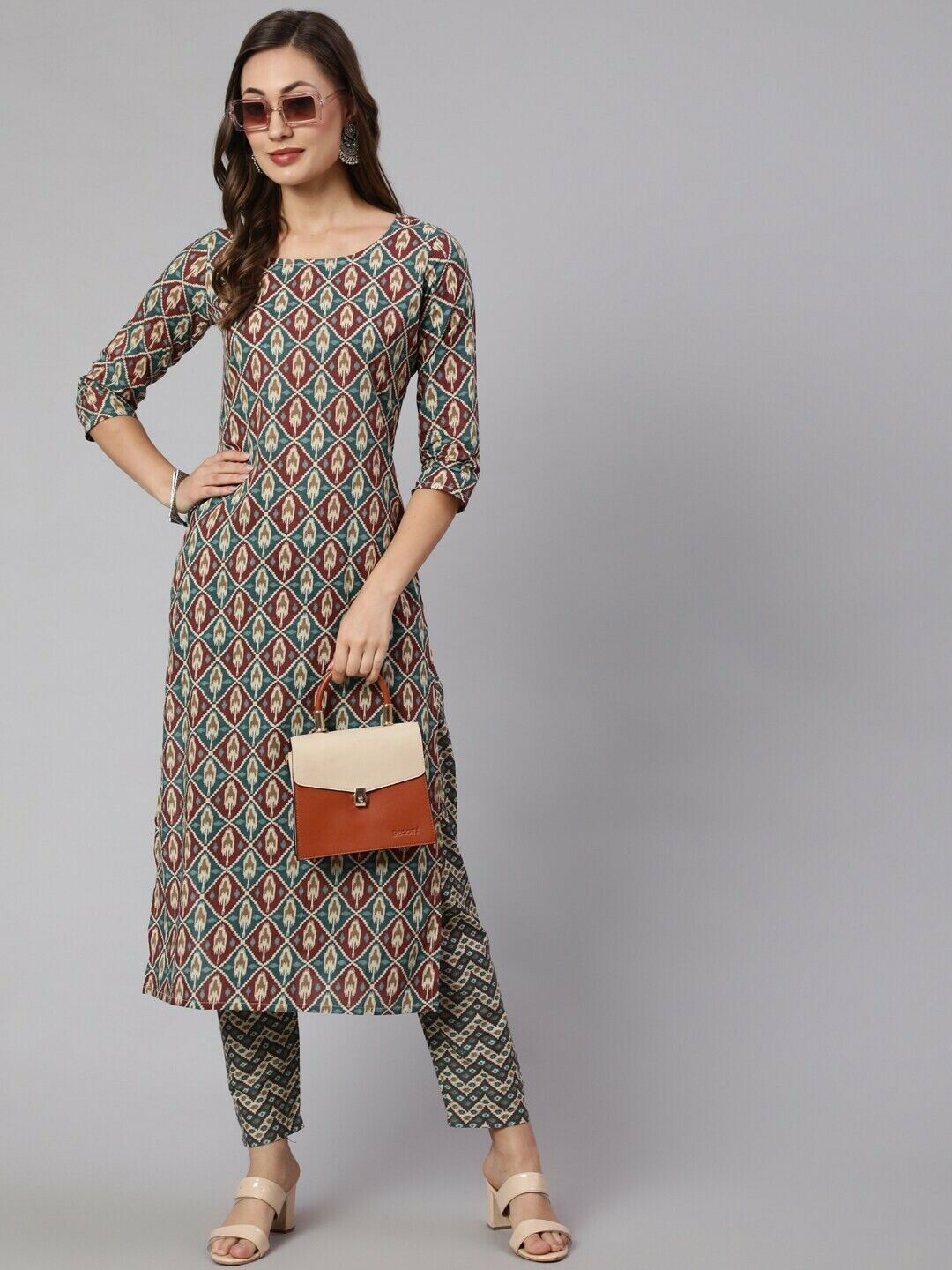 Women Kurta Set - Bollywood Ethnic Motif Printed Pure Cotton Kurta With Trousers