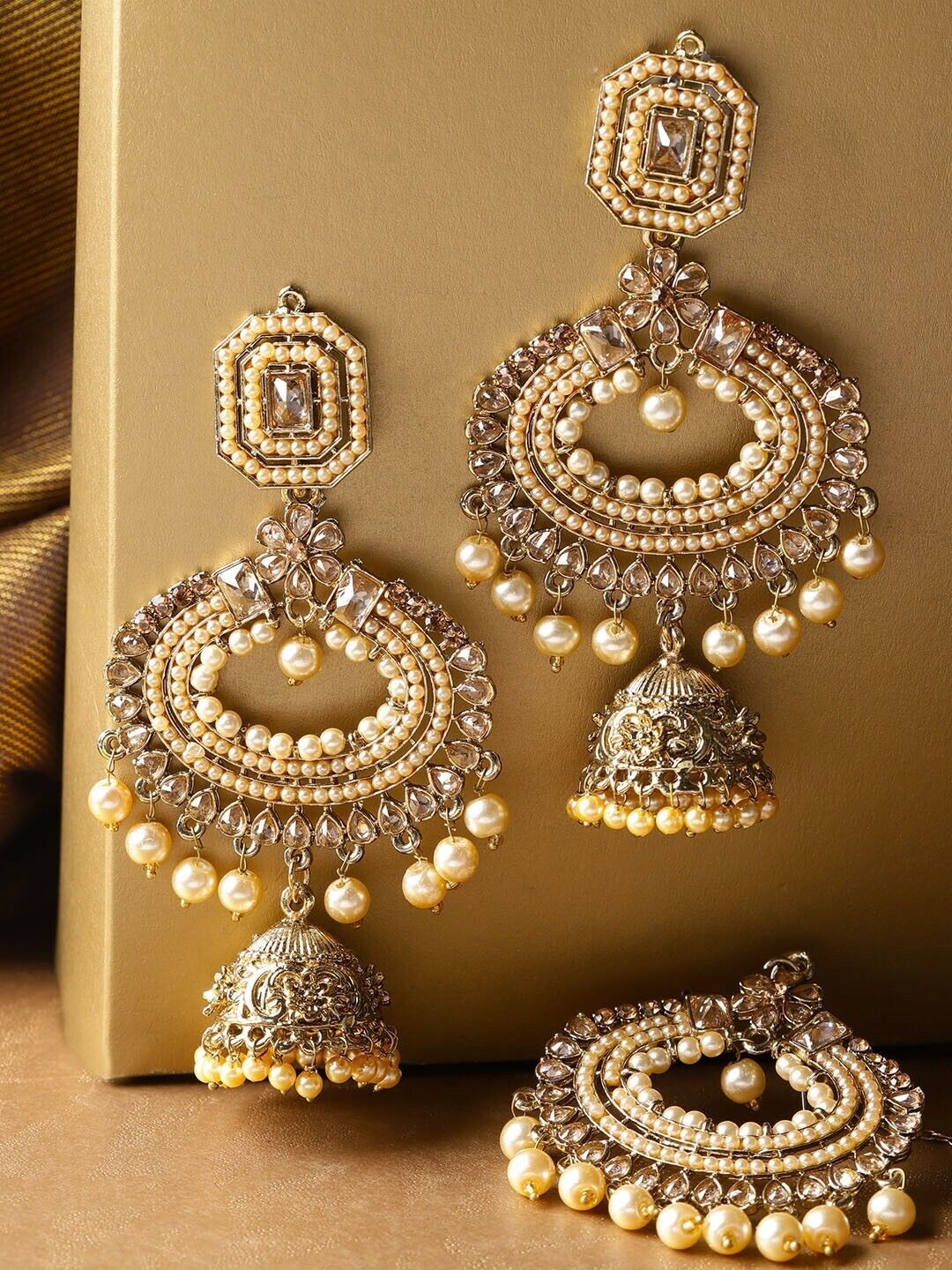 Cream-Coloured Gold-Plated Stone Studded & Beaded Handcrafted Jewellery Set