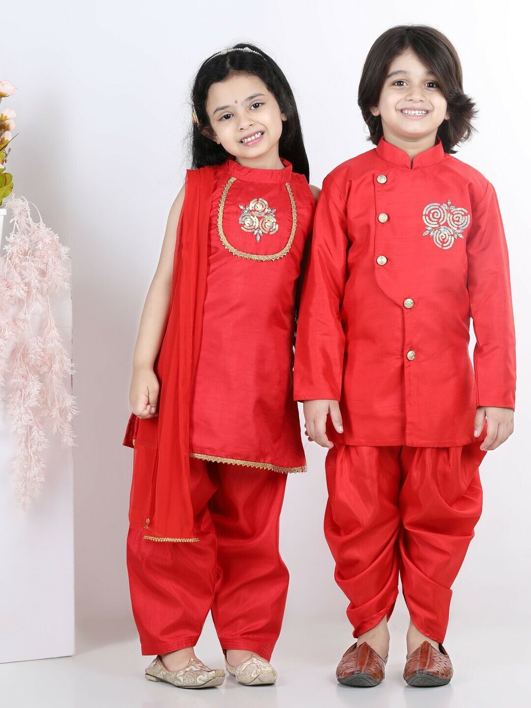 Girls Lehenga - Red Hand Embroidered Patchwork Kurta With Salwar & With Dupatta