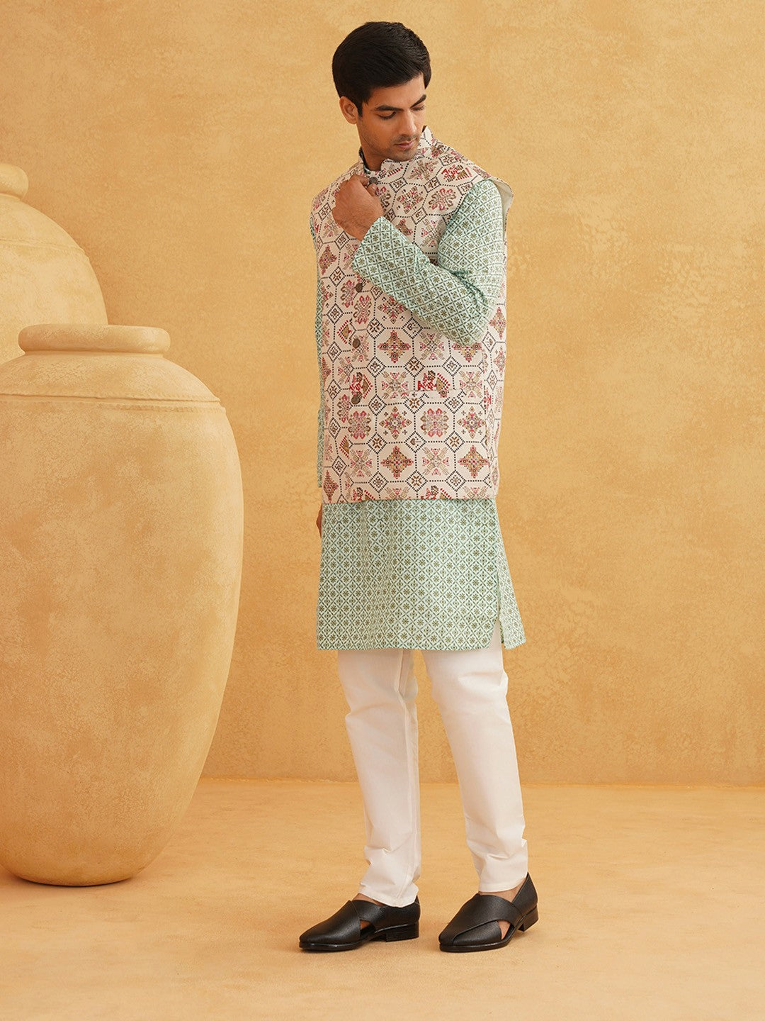 Men’s Ethnic Motifs Printed Kurta Set with Pyjamas & Nehru Jacket – Traditional Elegance
