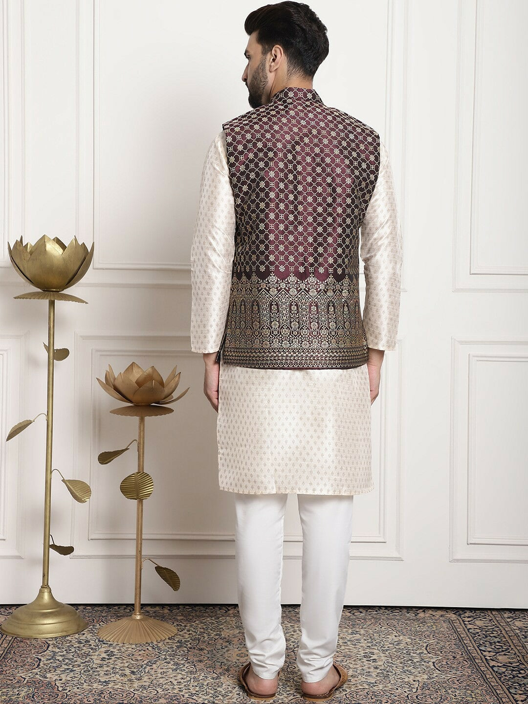 Men’s Festive Charm Paisley Design Kurta Set with Churidar – Elegant Traditional Wear