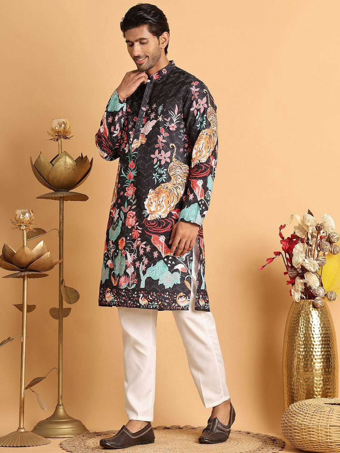 Men’s Black Floral Embroidered Kurta with Pyjamas – Elegant Ethnic Wear